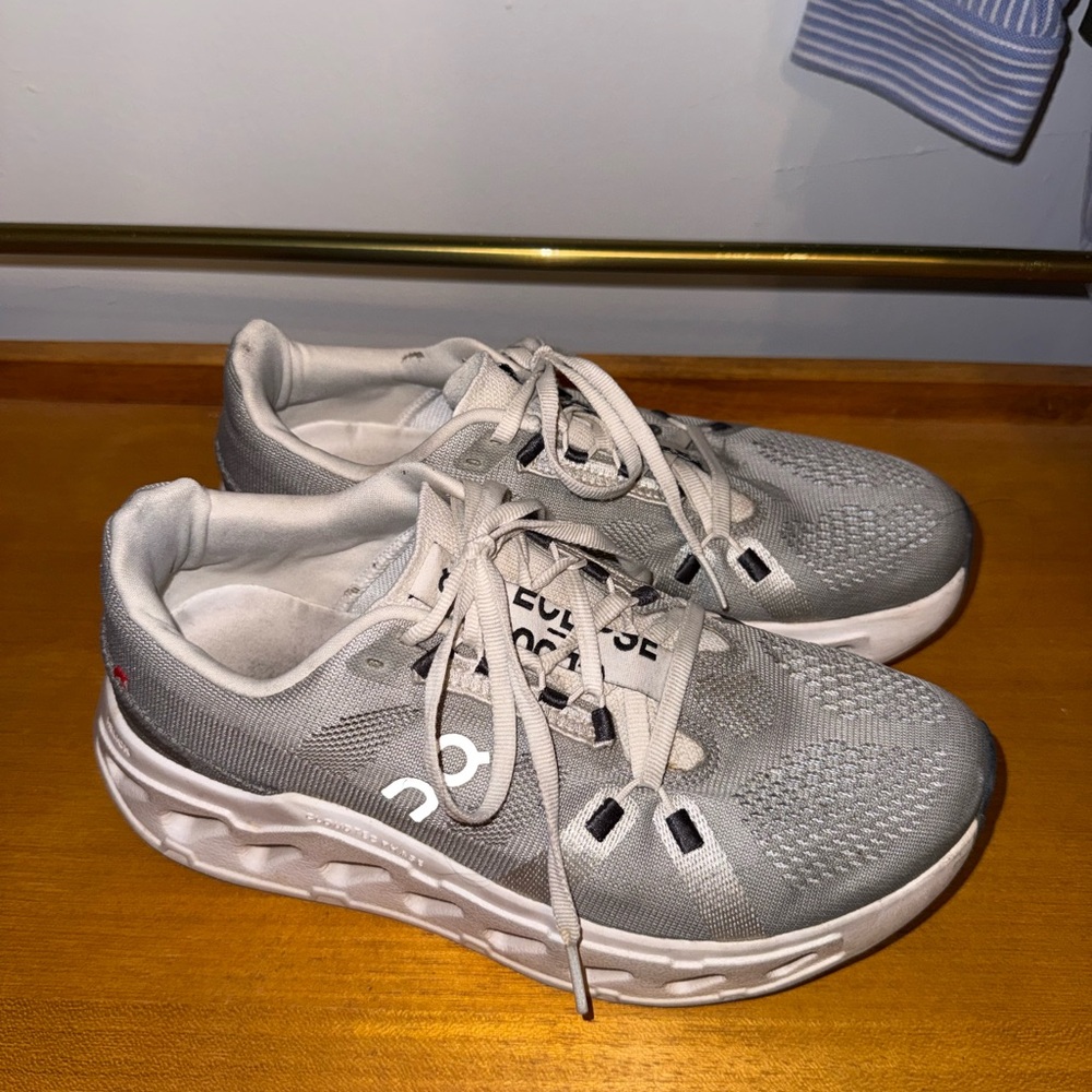 Oncloud Running Light Gray Athletic Sneakers - image 3